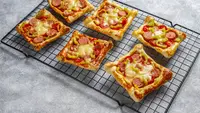 Cara Buat Pizza Roti Tawar Teflon Lezat Anti Gagal, Resep Praktis untuk Camilan di Rumah