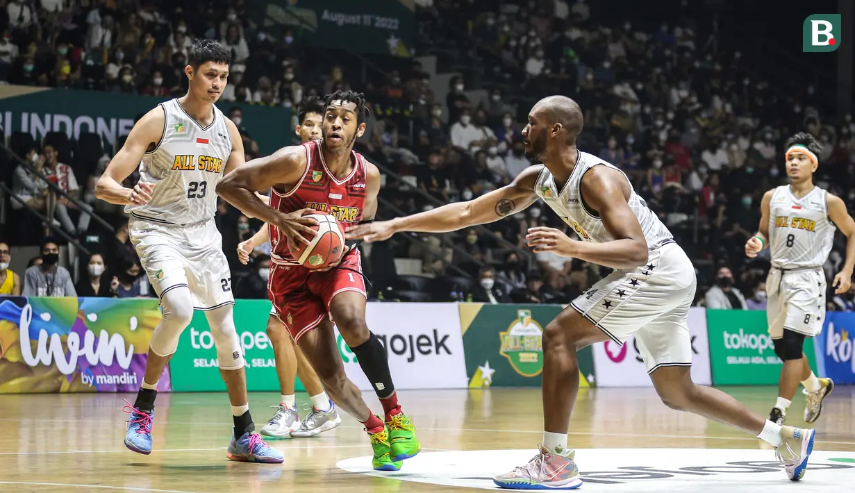 Di tim Merah, komposisi pemain didominasi tiga klub yaki Satria Muda, West Bandits Solo dan Indonsia Patriots. Ketiga klub masng-masing menyumbang tiga pemain. (Bola.com/Bagaskara Lazuardi)