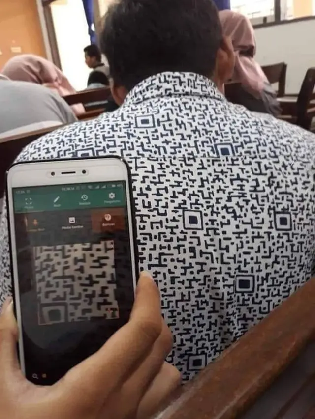 6 Kelakuan Iseng Teman Sebangku Ini Bikin Rindu Suasana Sekolah