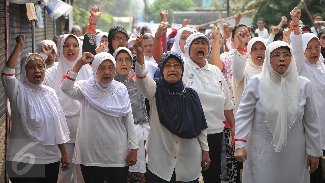 20151026-Puluhan Janda Purnawirawan Tolak Pengosongan Kompleks Zeni-Jakarta