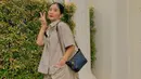 Selain Hermes, rupanya Bunga Zainal juga penggemar Chanel. Salah satu yang dikoleksinya adalah Chanel Gabrielle Bag dengan harga kisaran Rp 70 juta rupiah. (Foto: Instagram/ Bunga Zainal).