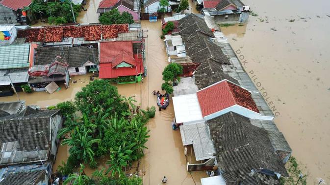 Banjir Cilamaya Karawang Meluas (Foto: Liputan6/Abramena)