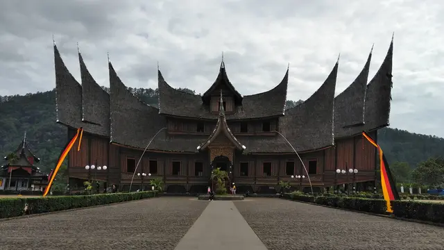 38 Macam-Macam Rumah Adat di Indonesia, Lengkap dengan Daerah Asalnya