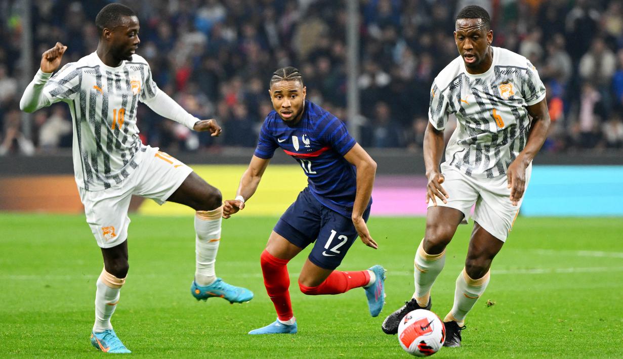 Christopher Nkunku menjelma menjadi mesin gol bersama RB Leipzig dengan torehan 33 gol pada musim lalu. Penampilan apiknya tersebut yang akhirnya membawa pemain 24 tahun itu dipanggil Timnas Prancis untuk berlaga di Piala Dunia 2022. (AFP/Nicolas Tucat)