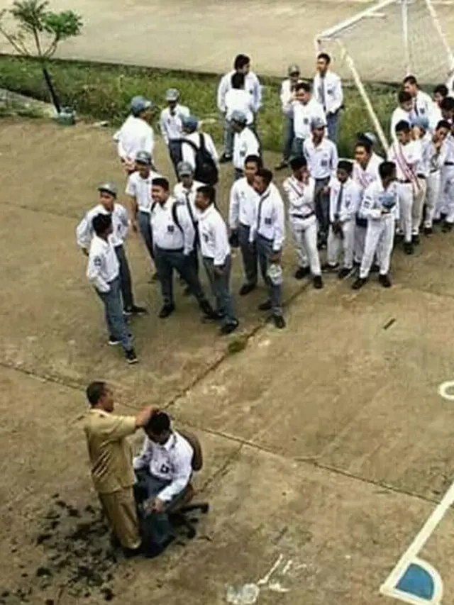 Meski Pernah Kesal, Tapi 9 Momen Dihukum Guru Ini Bikin Kangen Sekolah