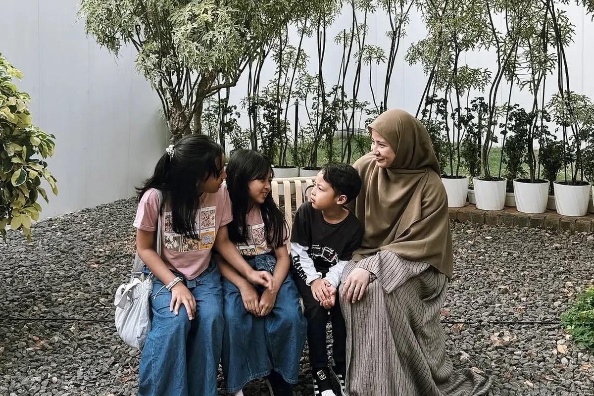 Cara Natasha Rizky Mengajarkan Anak-anak Tentang Penerimaan Akan Kehilangan