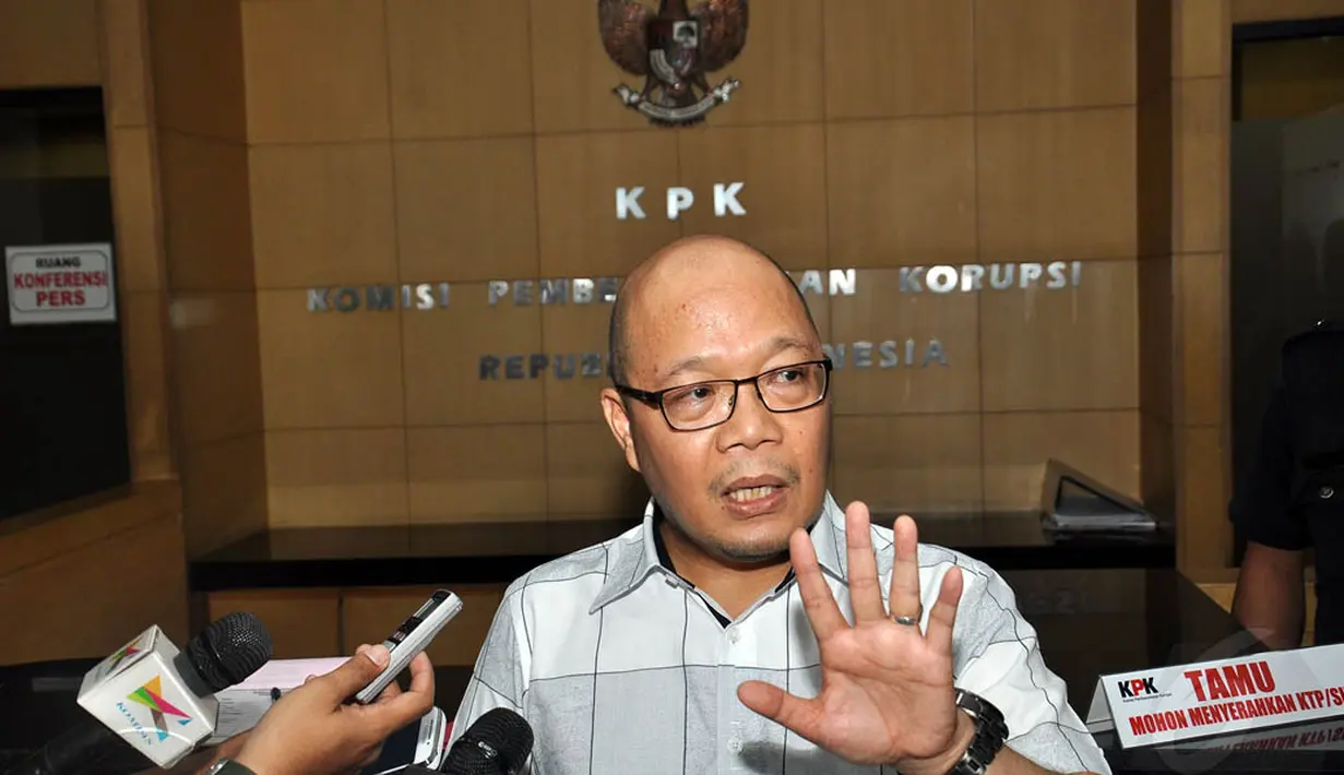 Melalui kuasa hukumnya, Pertamina melaporkan ketua PN Jakarta Pusat atas upaya penyitaan aset negara yang kasusnya sudah dimenangkan Pertamina di tingkat Mahkamah Agung, (25/9/14). (Liputan6.com/Miftahul Hayat) 