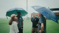 Jelang TC Timnas Indonesia, Patrick Kluivert Kembali Cek Rumput Bali United Training Center