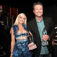 Blake Shelton, bersama kekasihnya, Gwen Stefani punya rencana yang sangat membahagiakan. Keduanya tengah mengharapkan kehadiran anak pertama mereka. Rencana ini pun kabarnya akan segera diwujudkan. (AFP/Bintang.com)