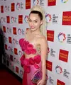 Miley Cyrus, penyanyi yang tak pernah lepas dari hal-hal unik, mulai dari gaya berpakaian sampai pola pikir. Seperti belakangan ini, Miley menyebut dirinya sebagai panseksual. (AFP/Bintang.com)