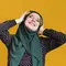 7 Ciri Khas Wanita yang Suka Mendengarkan Podcast, Ternyata Punya Karakter Unik