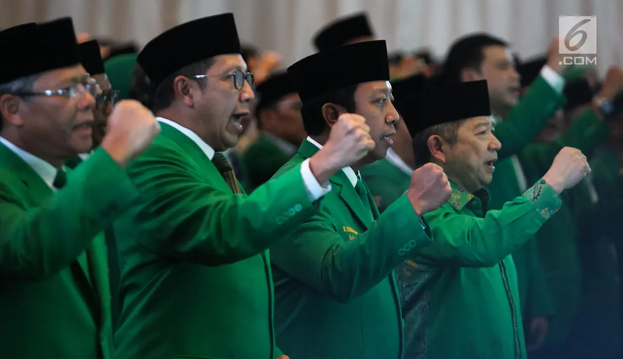 Menteri Agama Lukman Hakim ikut menghadiri Mukernas II & Bimtek Anggota DPRD PPP di Jakarta, Rabu (19/7). Mukernas II PPP membahas persiapan Pilpres 2019 dan sejumlah permasalahan bangsa. (Liputan6.com/Faizal Fanani)
