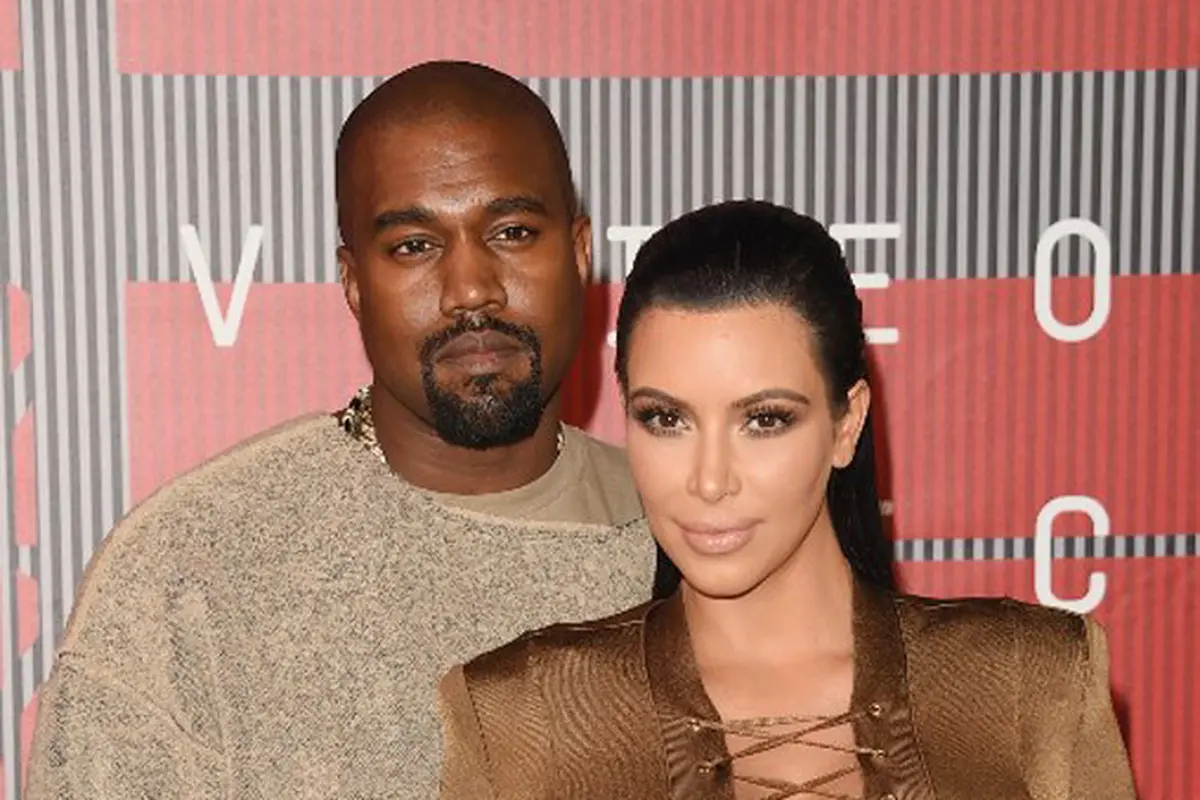 [Bintang] Kanye West - Kim Kardashian