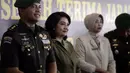 Kolonel Inf. Ade Rony Wijaya dan Novita Wibowo (Youtube/Biofie Adv)
