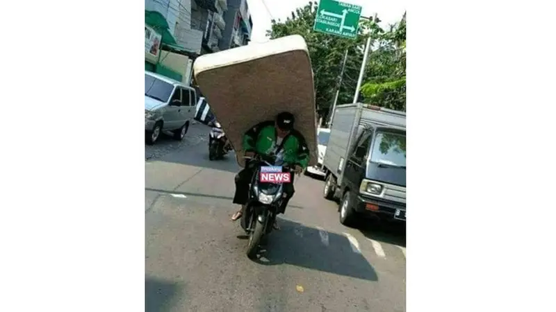 Potret 5 Driver Ojek Online Antar Barang Oversize Ini Perjuangan Banget