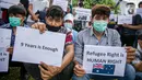Para imigran melakukan aksi unjuk rasa di Kedubes Australia, Jakarta, Senin (5/4/2021).  Mereka berharap bisa segera dapat hidup di negara tujuan mereka Australia (negara ketiga) dengan nasib mereka yang terkatung-katung di negara transit (indonesia) tanpa kejelasan. (Liputan6.com/Faizal Fanani)