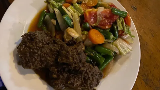 25 Rekomendasi Tempat Makan Enak di Bukittinggi Terbaru 2025, Mudah Dicari & Paling Populer