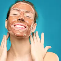 Ilustrasi Penggunaan Produk Skincare Credit: pexels.com/Shiny