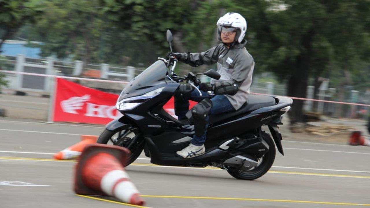 Honda PCX Hybrid