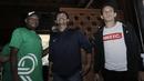 Legenda sepakbola Indonesia, Alexander Pulalo saat bertemu dengan Indra Sjafri dan Egy Maulana, di Yogyakarta, Rabu (18/7/2018). Momen spesial tersebut terjadi jelang rangkaian acara pawai obor Asian Games 2018. (Bola.com/M Iqbal Ichsan)