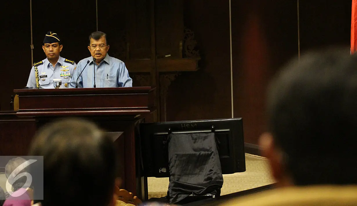 Wapres Jusuf Kalla membuka Konferensi Nasional Pemberantasan Korupsi (KNPK) Tahun 2015, Jakarta, Kamis (3/12). KNPK ini mengusung tema "Evaluasi dan Konsolidasi Seluruh Elemen Bangsa Dalam Pemberantasan Korupsi". (Liputan6.com/Johan Tallo) 