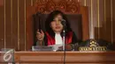 Hakim tunggal Udjiati menunda sidang praperadilan mantan Direktur Utama Pelindo II RJ Lino sampai 18 Januari 2016 karena adanya permintaan penundaan sidang dari pihak KPK, Jakarta, Senin (11/1/2016). (Liputan6.com/Yoppy Renato)