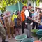 Warga Desa di Situbondo Terpaksa Jalan Kaki 2 Kilometer Demi Setetes Air Bersih