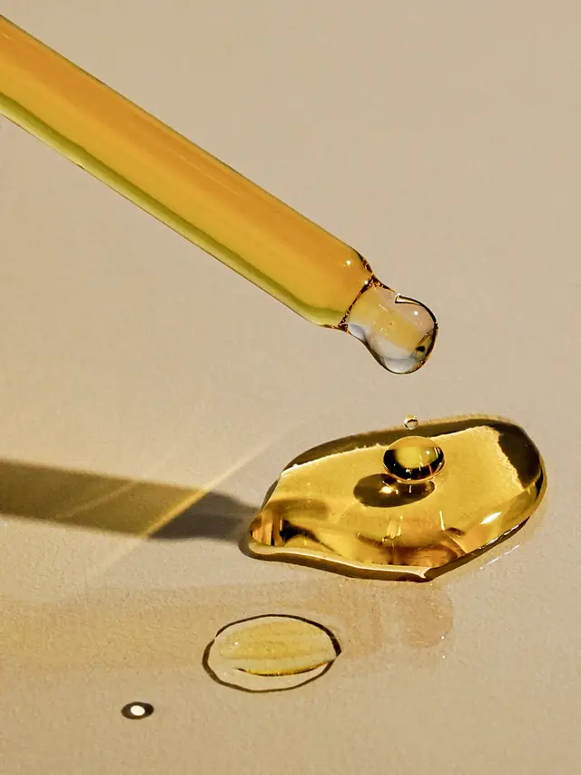 Minyak perawatan kulit juga sangat efektif dalam menjaga kelembapan kulit