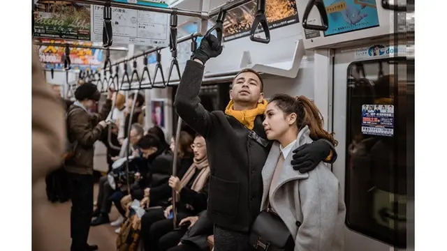 6 Momen Mesra Raffi Ahmad dan Nagita Slavia Selama di Jepang, Romantis