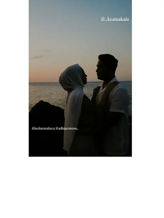 7 Potret Prewedding Kesha Ratuliu dan Adhi Permana, Pilih di Alam Terbuka