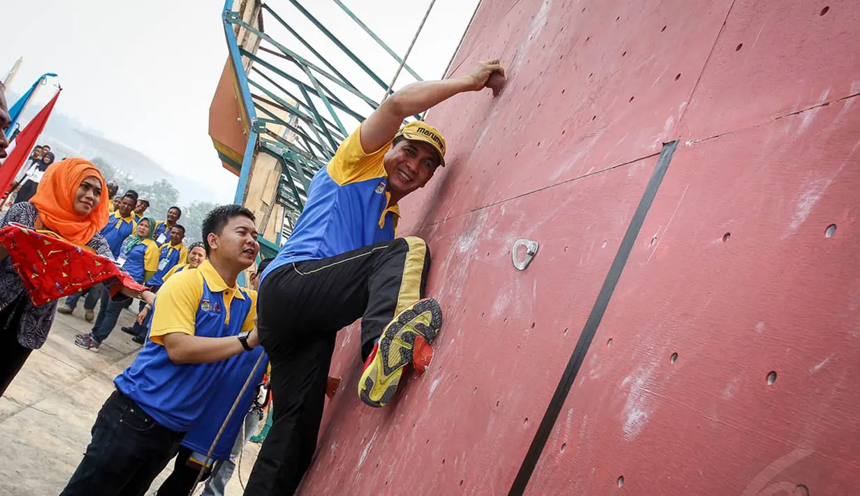 Walikota Lubuklinggau membuka secara resmi acara Open Tournament Wall Climbing Walikota Cup 2014, (10/10/14). (Liputan6.com/Faizal Fanani)