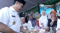Pasar murah ramadan di halaman luar Stadion Gajayana Kota Malang, Jawa Timur (Zainul Arifin/Liputan6.com)