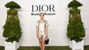 AnnaSophia Robb mengenakan Dior Ready-To-Wear oleh Maria Grazia Chiuri.  (Foto: Dior)