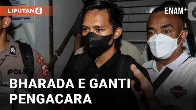 Babak baru kasus pembunuhan Brigadir J membuat tersangka Bharada E turut terdampak. Menyusul eks Kadiv Propam Polri Ferdy Sambo ditetapkan tersangka, Bharada E tak lagi didampingi pengacara Muhammad Burhanuddin dan Deolipa Yumara. Kini Bharada E akan...