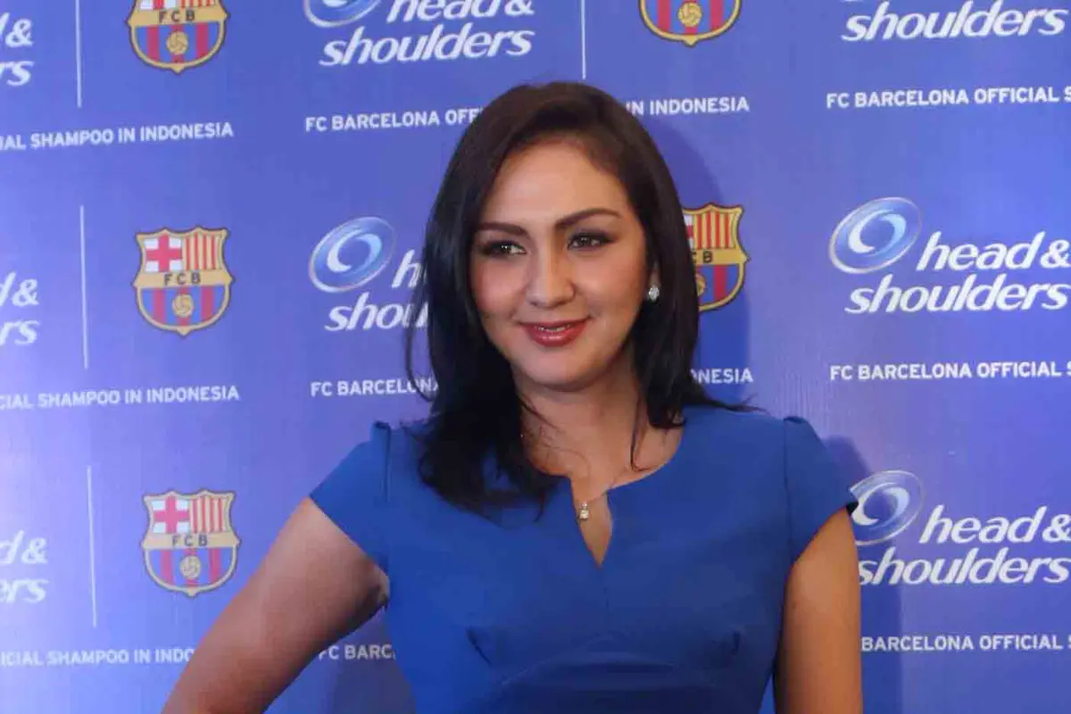 Donna Agnesia Kecewa dengan Darius Sinathrya, Kenapa?