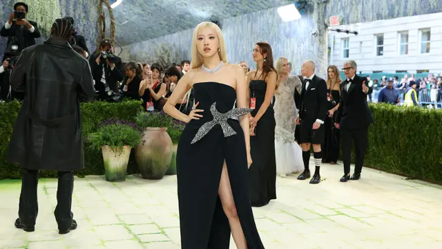 Rose Blackpink di Met Gala 2026. (ANGELA WEISS / AFP)