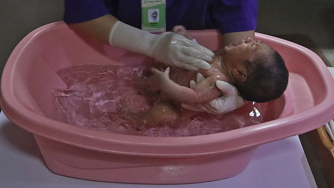 Pelatihan Memandikan Bayi bagi Ibu Baru
