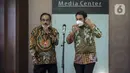 Wakil Ketua DPR Azis Syamsuddin (kanan) menyampaikan keterangan mengenai Papua di Kompleks Parlemen, Senayan, Jakarta, Kamis (3/12/2020). Azis mengutuk oknum United Liberation Movement for West Papua (ULMWP) yang mengklaim pembentukan pemerintahan sementara West Papua. (Liputan6.com/Johan Tallo)