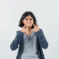 Ilustrasi perempuan sakit gigi (copyright Freepik)