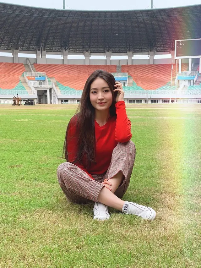 6 Gaya OOTD Natasha Wilona saat Berperan Jadi Cahaya, Bak Cewek Korea