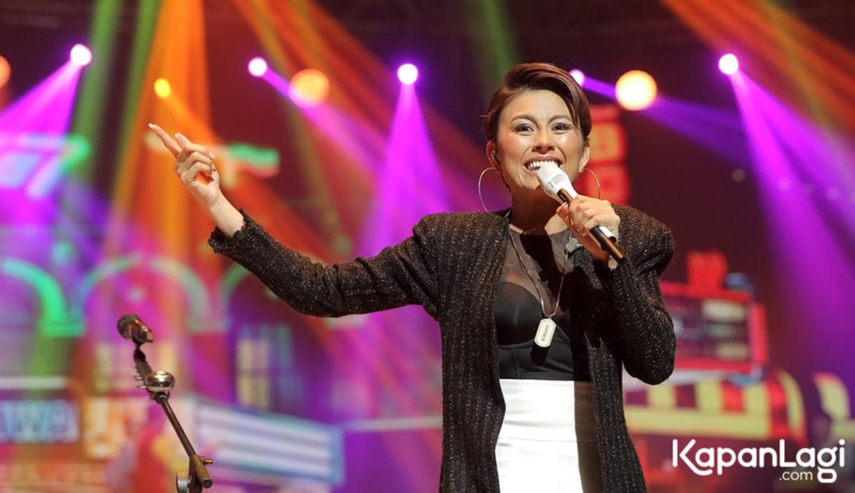  FOTO  Transformasi Rambut  Agnez Mo dari Panjang hingga 