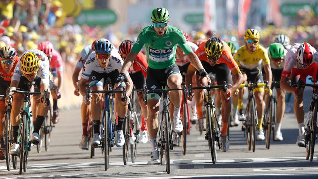 Peter Sagan Juarai Etape V Tour de France