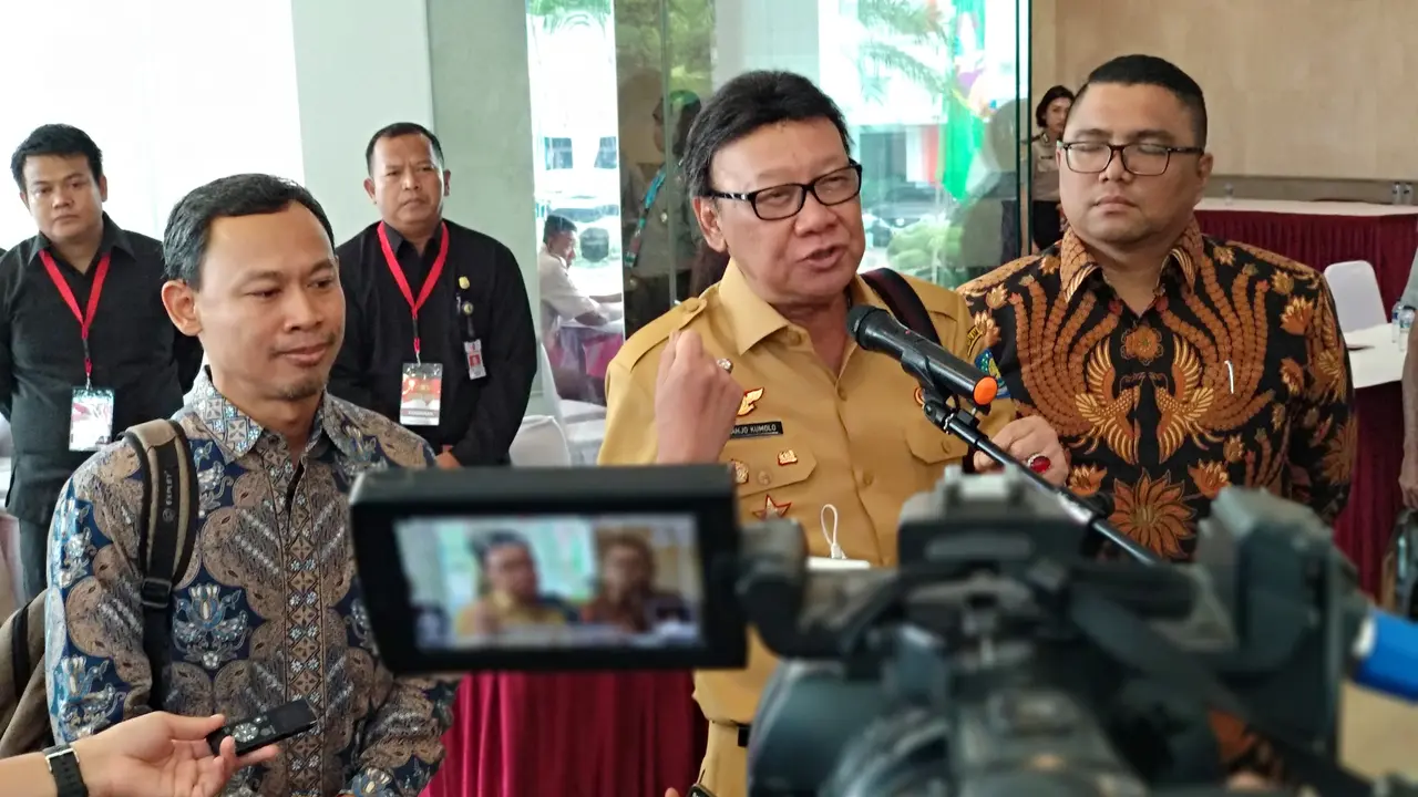 Menteri Dalam Negeri Tjahjo Kumolo menilai intimidasi di acara car free day (CFD) sebagai hal yang memalukan. (Liputan6.com/Nafiysul Qodar)