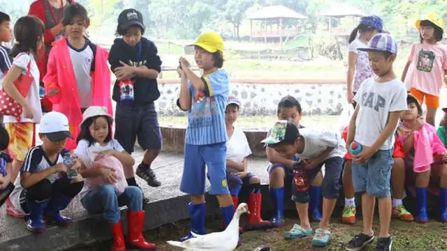 Bermain di Kebun Wisata Pasirmukti (Sumber: pasirmukti.co.id)