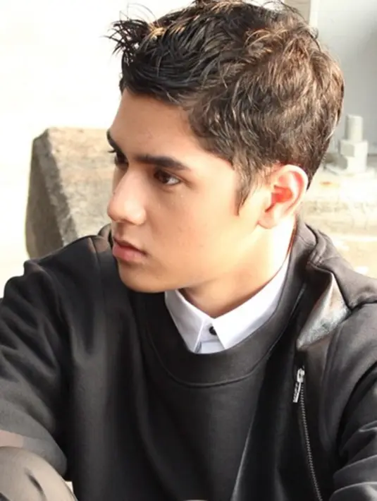 Ahmad Al Ghazali atau yang lebih akrab disapa Al,  adalah anak sulung dari musisi handal Ahmad Dhani.  ( via instagram@alghazali7/Bintang.com )