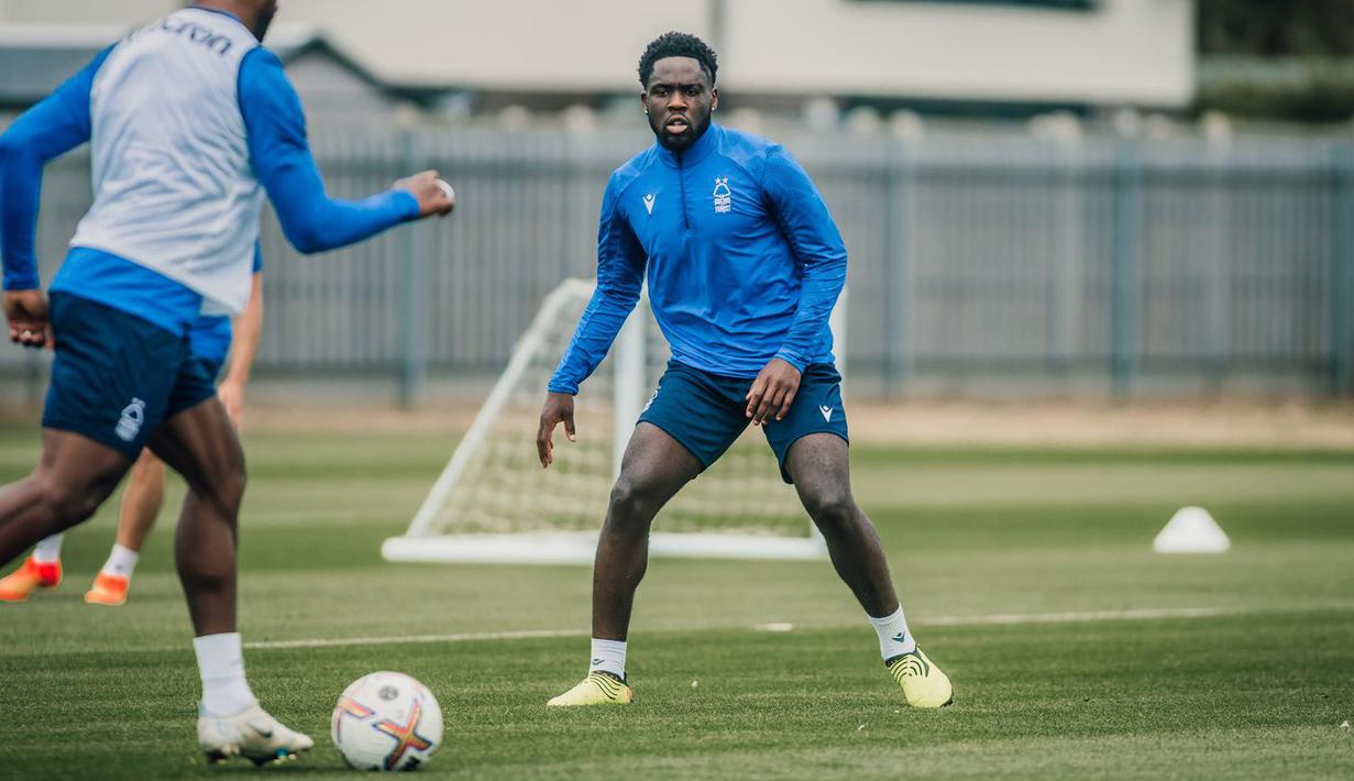 Nottingham Forest juga mengamankan jasa Orel Mangala dari VFB Stuttgart. Nottingham Forest menggelontorkan dana sebesar 12,75 juta poundsterling untuk memboyong pemain berusia 24 tahun tersebut, dan mereka memberinya kontrak jangka panjang. (nottinghamforest.co.uk)