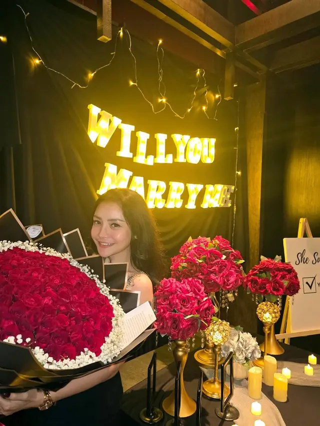 6 Potret Bahagia Mawar AFI Dilamar Kekasih, Momen Romantis yang Menyentuh