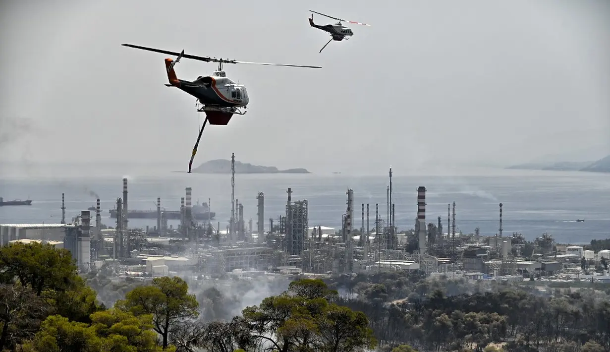 <p>Namun, suhu di lokasi kawasan Acropolis biasanya lebih tinggi karena ketinggiannya dan minimnya tempat teduh. Diperkirakan suhu tinggi tersebut masih akan bertahan dalam beberapa hari mendatang. (Valerie GACHE/AFP)</p>