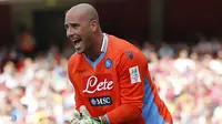 Meski Dilirik Barcelona, Reina akan Fokus di Napoli