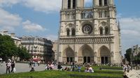 Katedral Notre Dame de Paris (sumber. touropia.com)